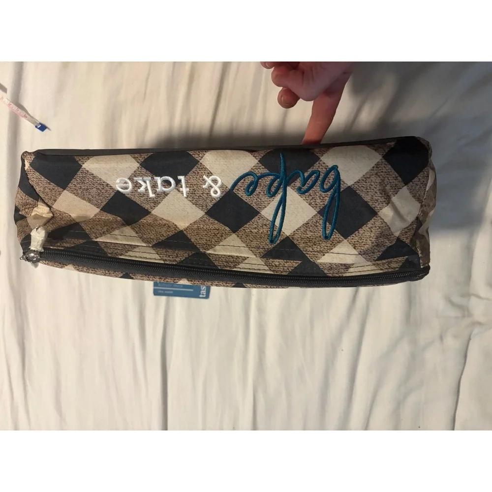 Tastefully Simple Bake & Take Insulated Carrier Buffalo Check Tan Black NWT